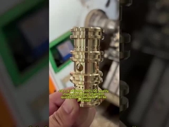 parti lavorate in acciaio inossidabile e parti in ottone