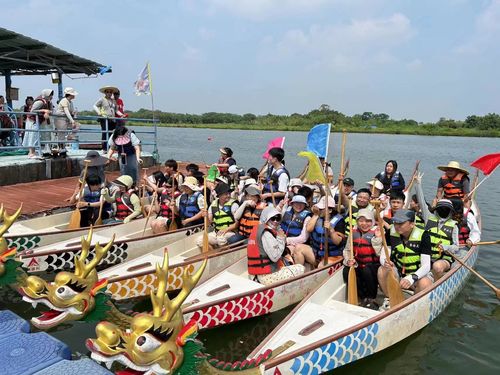 ultime notizie aziendali su Shenzhen Hongsinn Precision Co., Ltd., produttore leader di parti di precisione personalizzate, celebra il Dragon Boat Festival con un'eccitante escursione