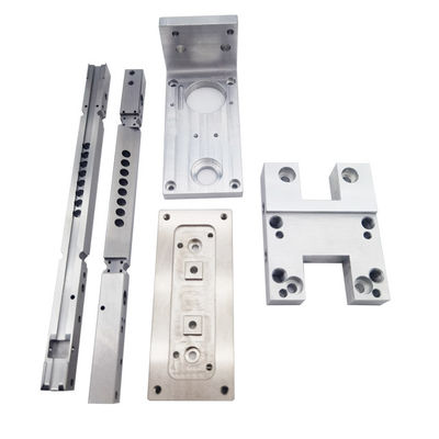 Buon prezzo Servizio di fabbricazione di pezzi di ricambio per auto a precisione Cnc con tolleranza 0.01-0.005 mm e processo di debburring in linea