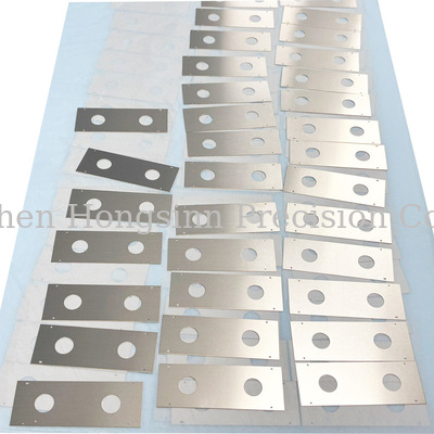 Prezzo buono Parti di fresatura CNC in ottone lavorato di precisione con tolleranza di ±0,005 mm e trattamento superficiale personalizzato In linea